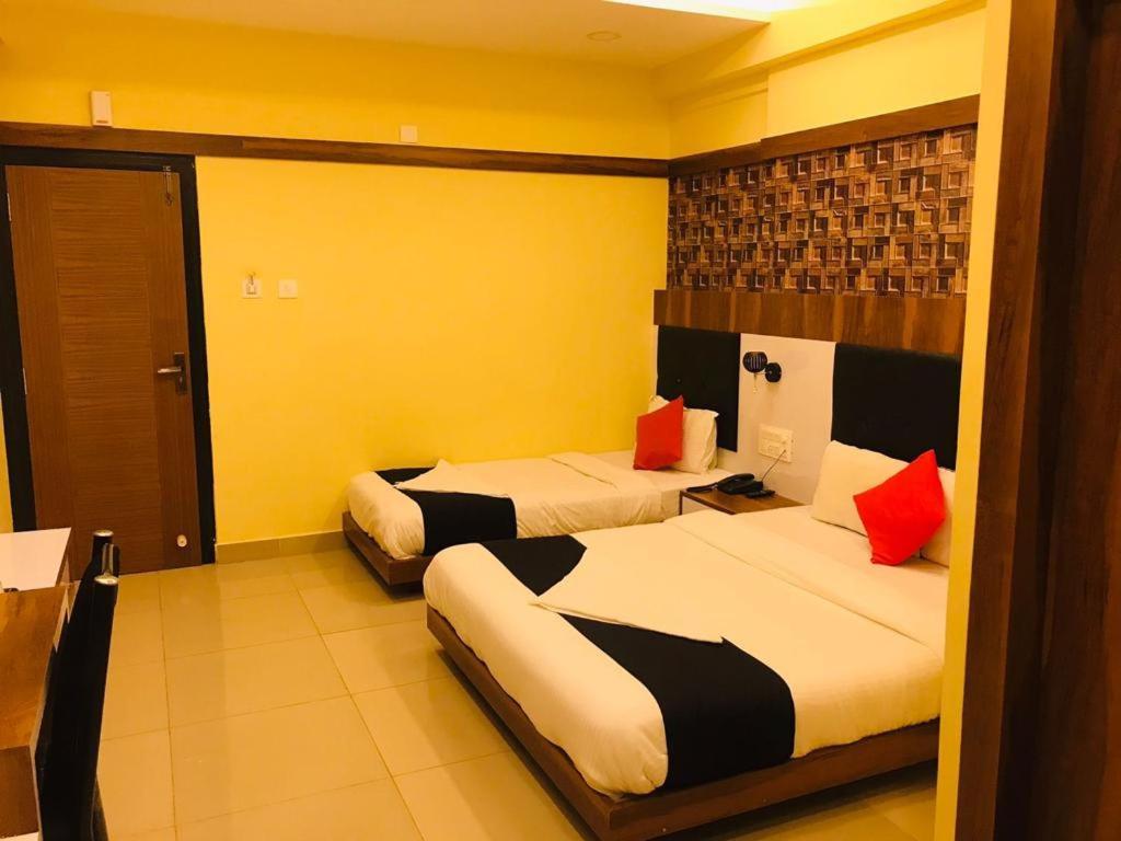 Hotel Keerthana Puttur Puttur  ภายนอก รูปภาพ
